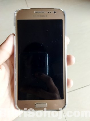 Samsung galaxy j2.RAM 1GB/ ROM 8GB